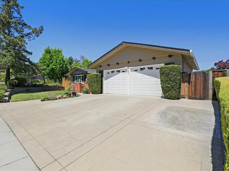 1579 Montellano Dr