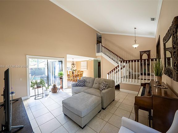 5th image of 15552 SW 48th St