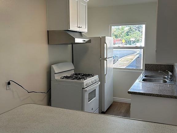 4th image of 5214 El Verano Ave #4