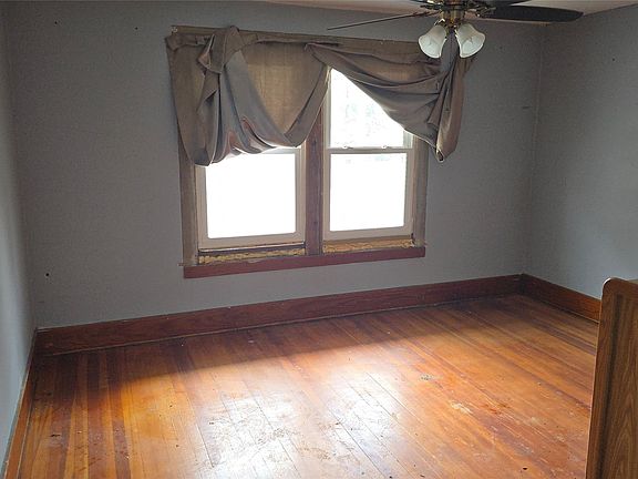 2nd image of 1221 4th St