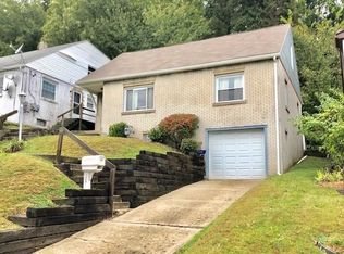120 Hazen Ave, Ellwood City, PA 16117