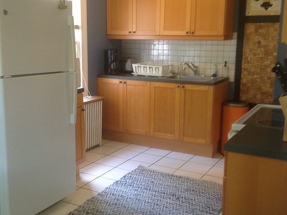 5th image of 306 1/2 Riverview Ave