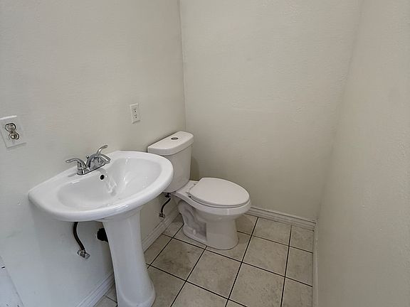 3rd image of 1057 W 8th St #2