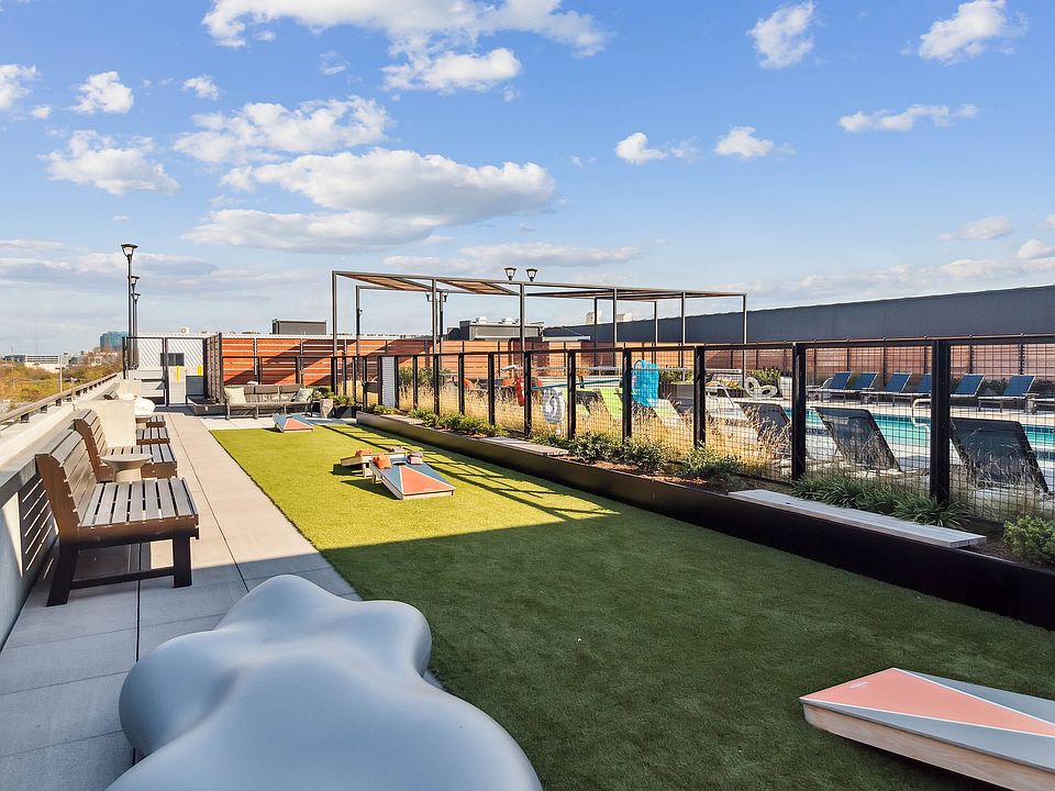 Residences at The Finery - Rooftop Lawn