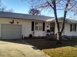 904 W Pine St, Columbus, KS 66725