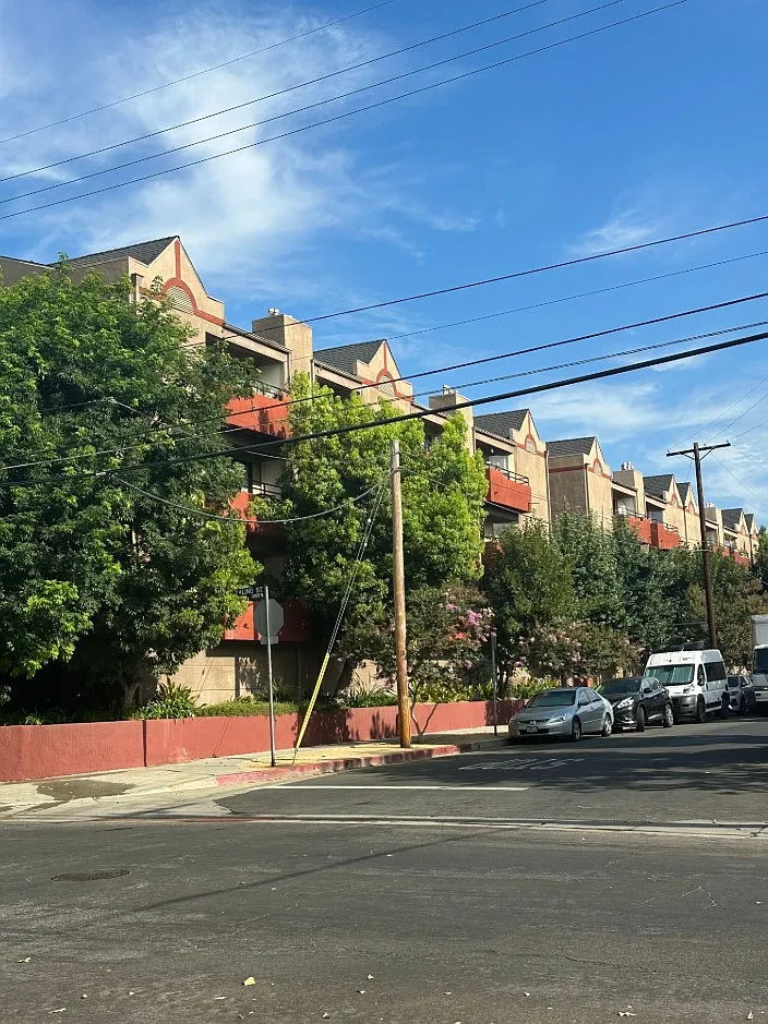 4717 Ben Ave Apartments — Photo 1