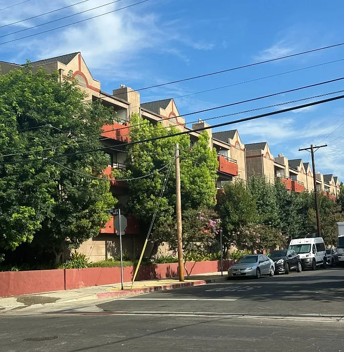 4717 Ben Ave Apartments