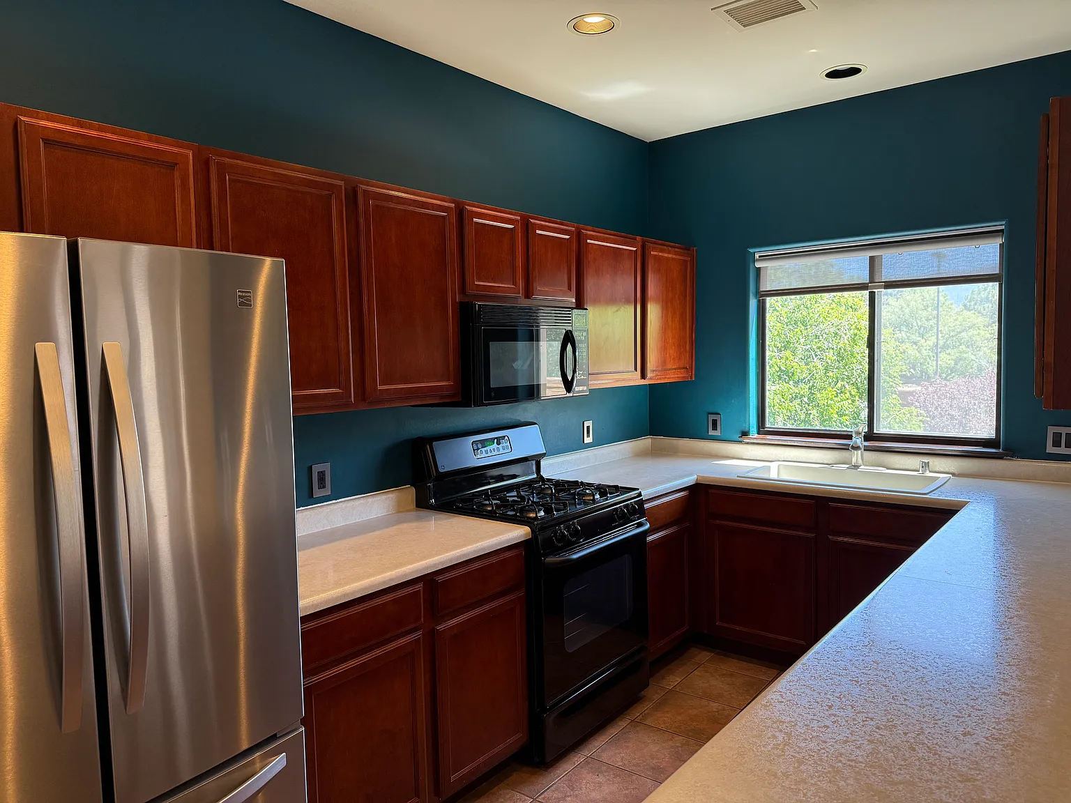 2 bed, 1149 sqft, $2,200 — Photo 4