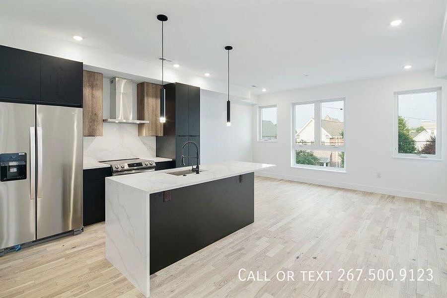 1st image of 1520 N 8th St #4