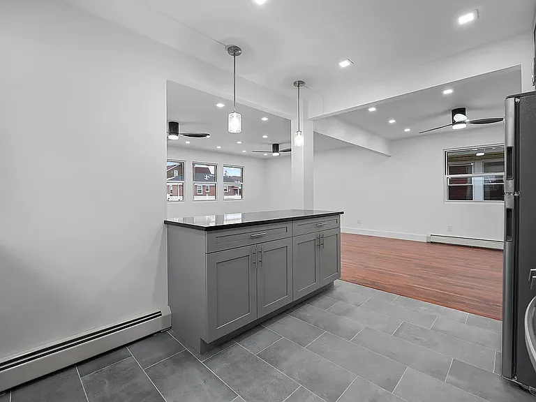 220th Pl — Photo 13