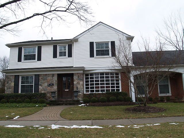 1st image of 8411 Lincoln Dr