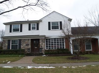 8411 Lincoln Dr, Huntington Woods, MI 48070