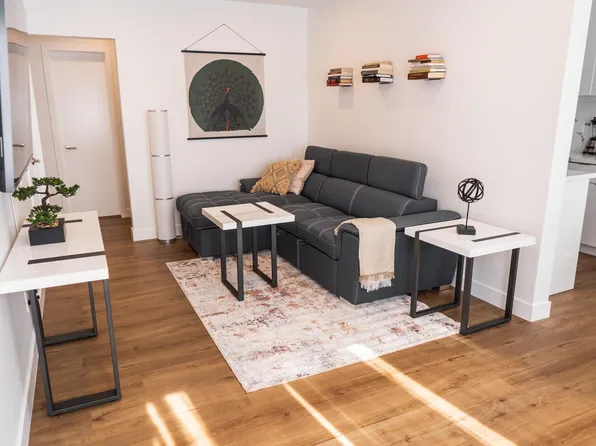 11249 Huston St, North Hollywood, CA