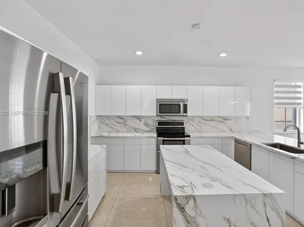 15051 SW 18th Ter, Miami, FL 33185