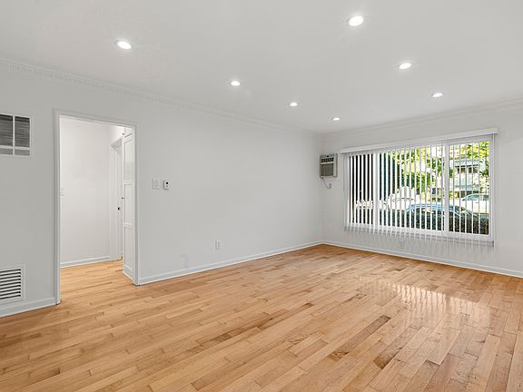 3rd image of 1235 N Harper Ave APT 27