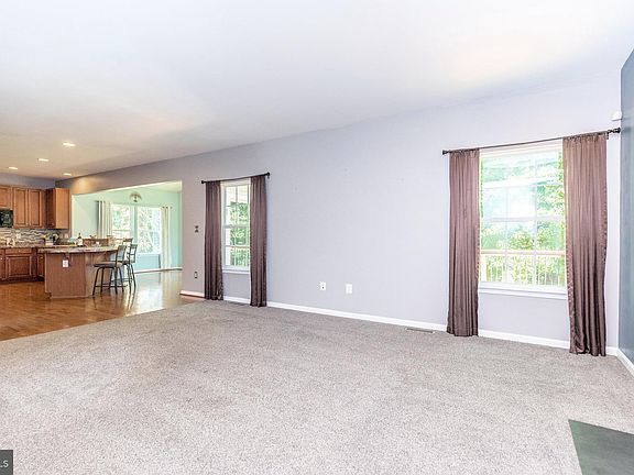 5th image of 181 Dague Farm Dr