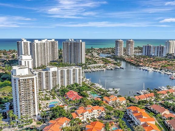 3rd image of 3610 Yacht Club Dr APT 709