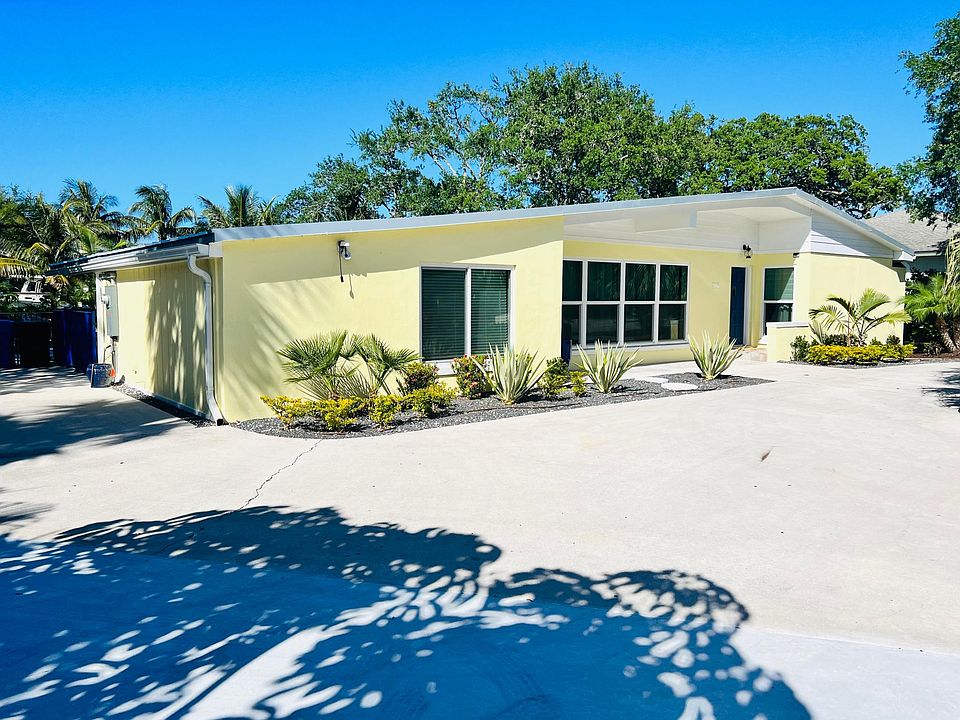 1st image of 627 E Causeway Blvd