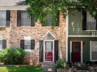 20 Abbey Rd, Euless, TX 76039