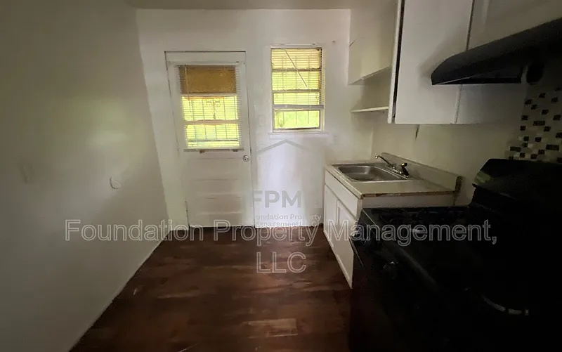 1277 Airways Blvd — Photo 3