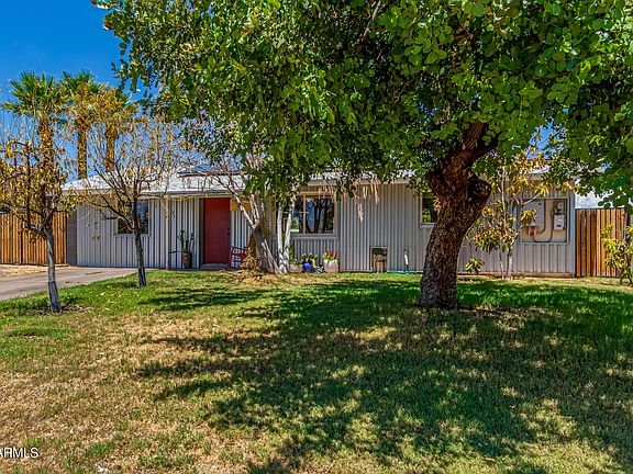 3rd image of 836 E IRONWOOD Drive