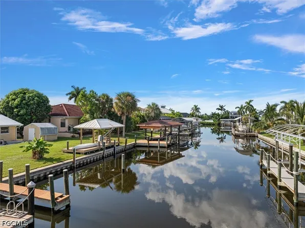 2727 Sanderling Ct, Saint James City, FL 33956