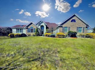 1014 Salamanca Dr, Tobyhanna, PA
