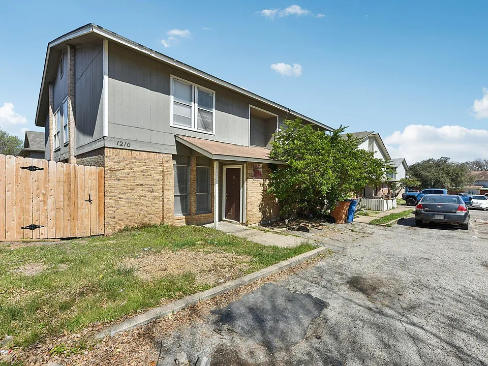 1210 Southport Dr #A