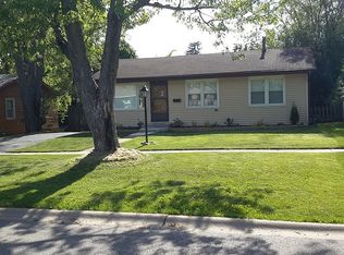 416 S Oltendorf Rd, Streamwood, IL 60107