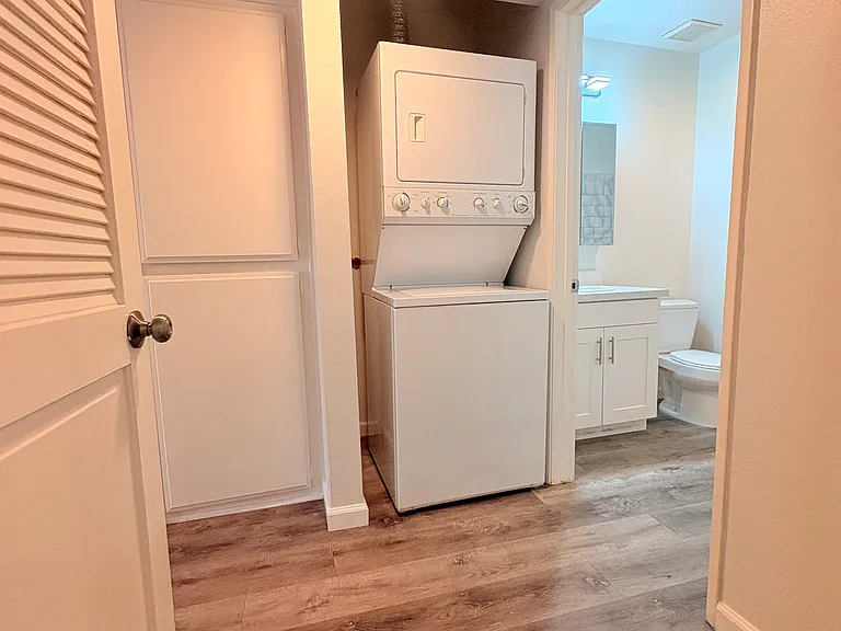 311 E Cedar Ave #210 — Photo 15