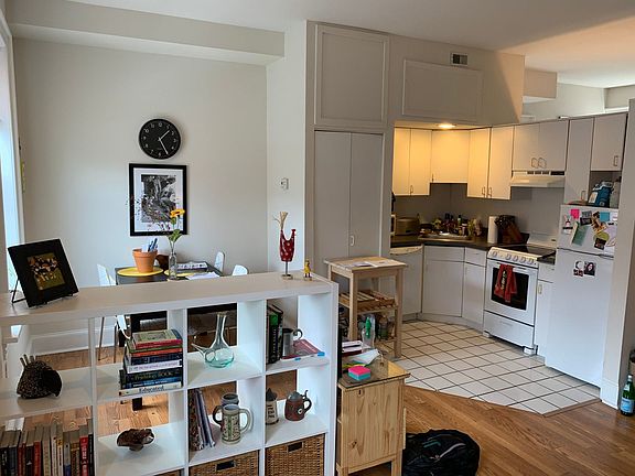 3rd image of 2308 Lombard St APT 3