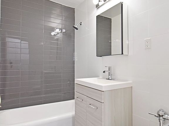 5th image of 2545 Sedgwick Ave APT 5F