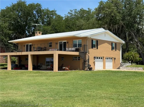 607 State St, Frostproof, FL 33843