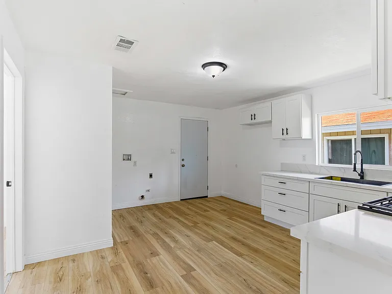 222 Moneta Ave — Photo 5