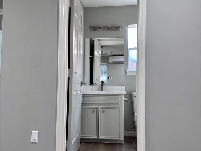 1514 Park St #B — Photo 6