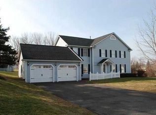 4 Valley View Dr, Victor, NY 14564