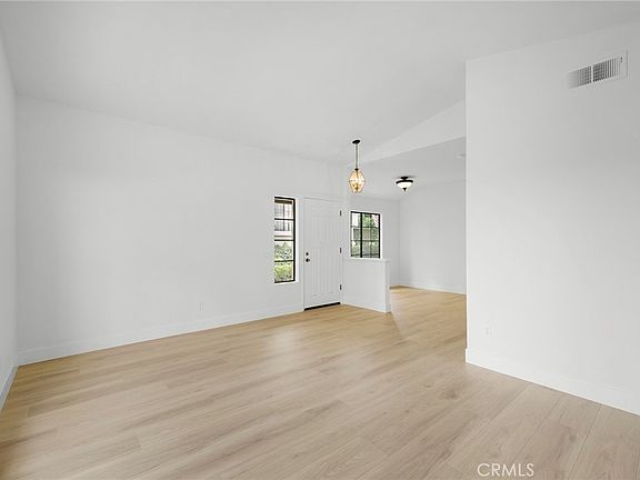 3rd image of 835 Summersong Ct