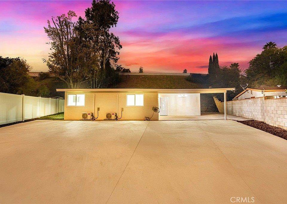 1st image of 261 Zenith Ave
