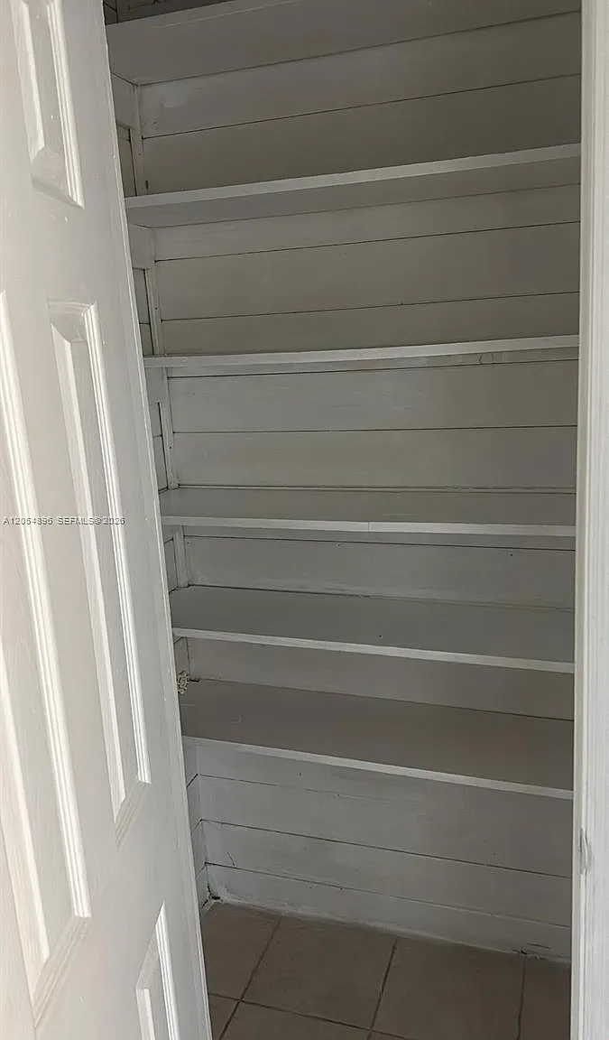 Para Villa Heights — Photo 3