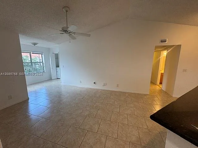 Coral Key Condo — Photo 3