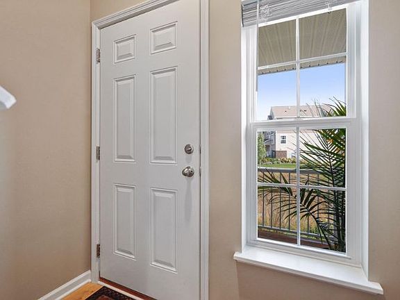 4th image of 654 Eagle Ct