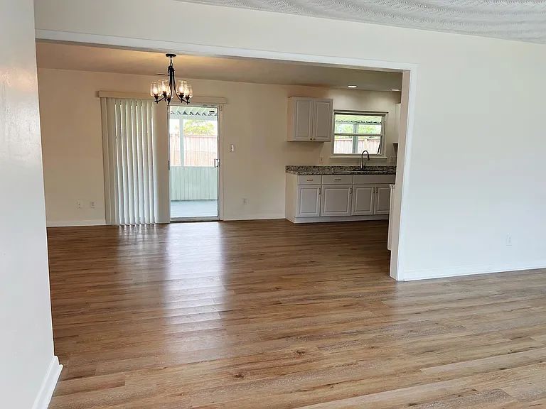 4632 Jeanne St — Photo 6