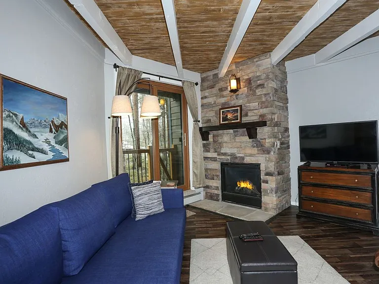 2100 Lodgepole Ct #106-A — Photo 4