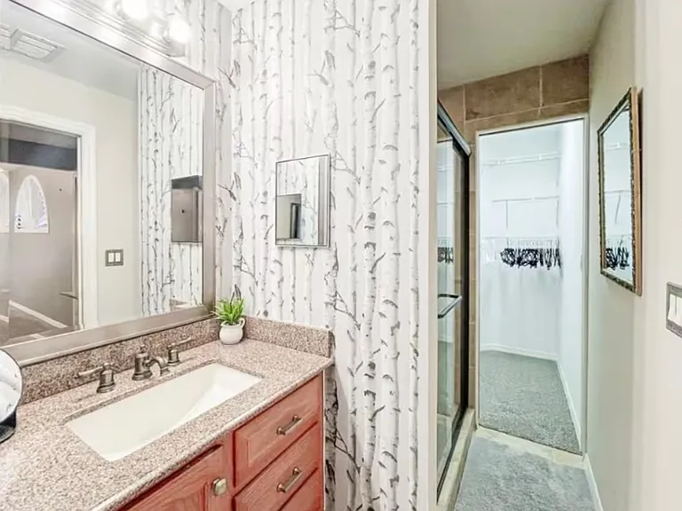 212 Silverado Dr — Photo 42