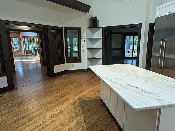 3rd image of 1066 Canterbury Ln