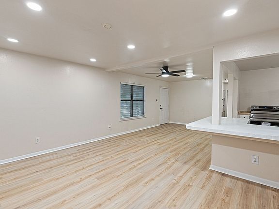 5th image of 5921 Riley Dr