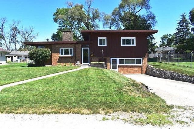 1st image of 405 W Lowell Ave