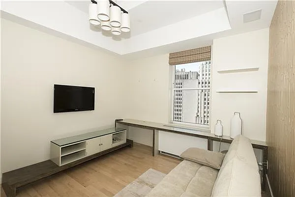 Rented by BARNES New York | media 69