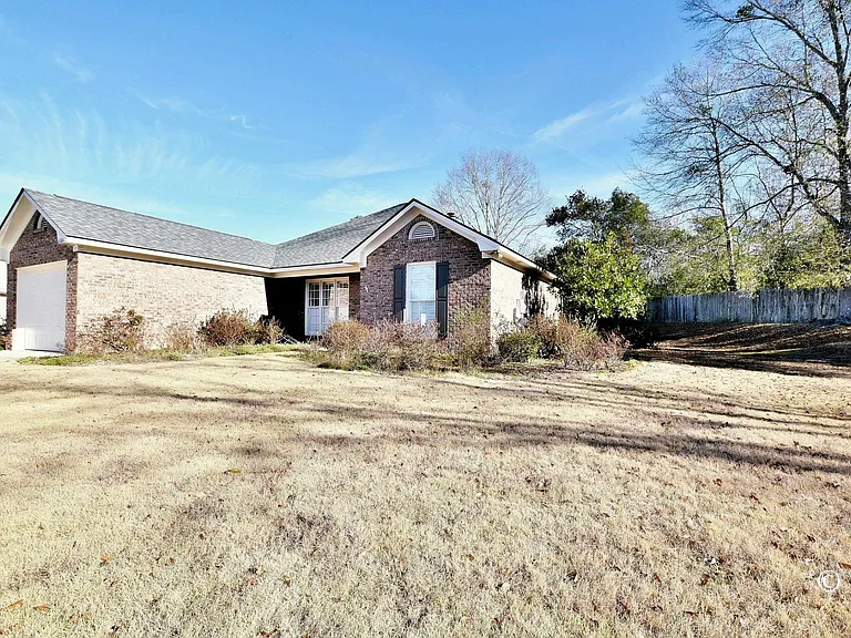 6384 Blanchard Ct — Photo 2