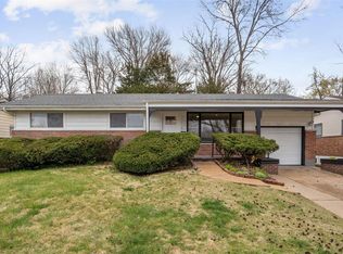 9816 Cambria Dr, Saint Louis, MO 63136